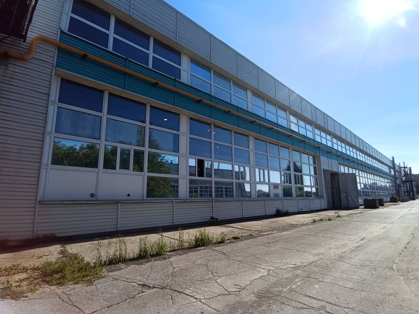 Отдельно стоящее здание площадью 9 579 м² фото 1