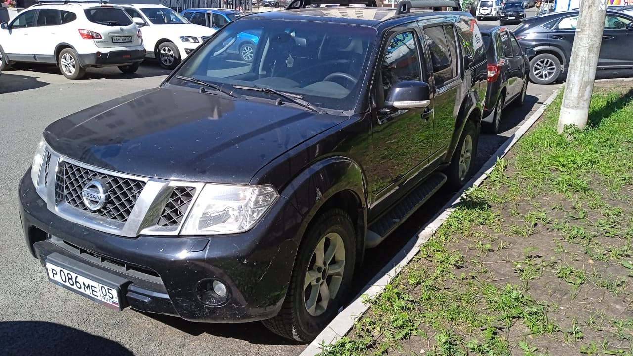 Nissan Pathfinder фото 1