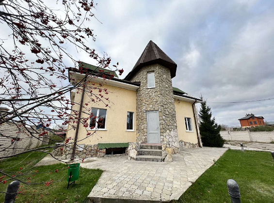 Коммерческая недвижимость площадью 1 500 м² фото 1