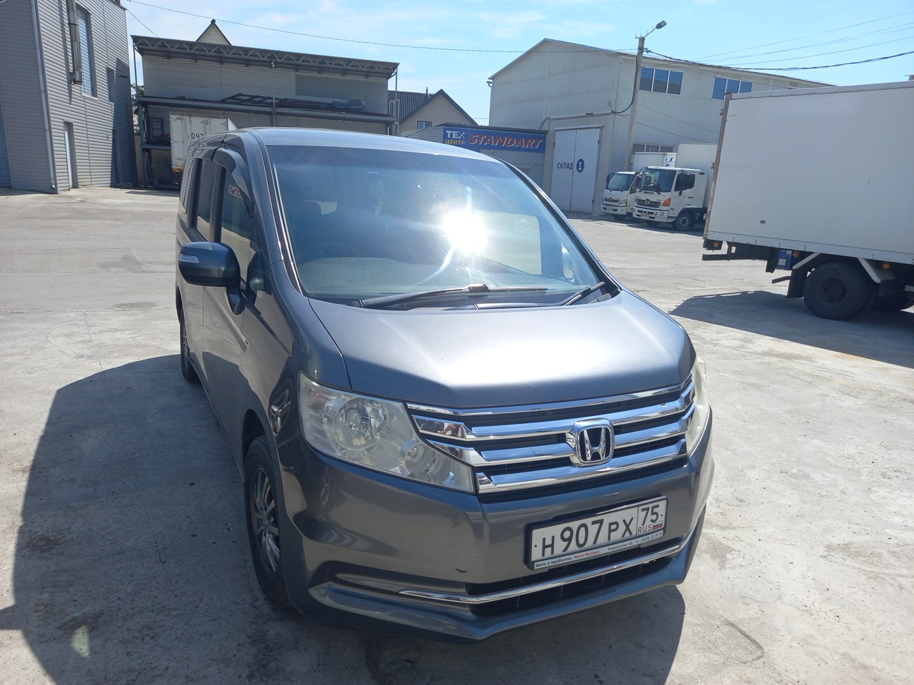 Honda Stepwgn фото 1