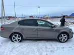 превью Volkswagen Passat фото 2