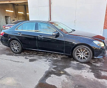 превью Mercedes-Benz E-класс фото 1