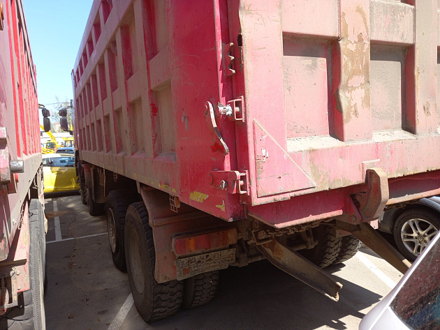 самосвал IVECO-HONGYAN 8x4 (CQ1314/3304/3314) фото 84550