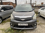 превью Toyota Noah фото 4