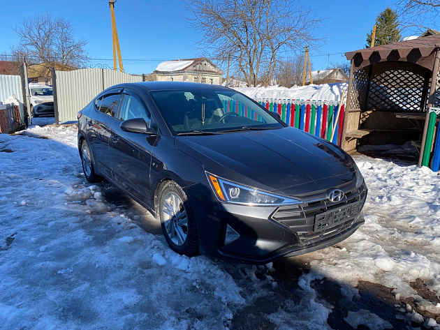 Hyundai Elantra фото 1