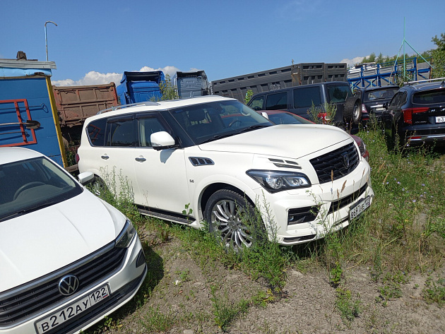Infiniti QX80 фото 59054