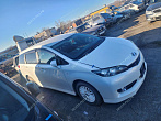 превью Toyota Wish фото 3