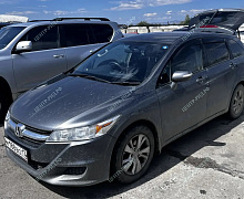 превью Honda Stream фото 1