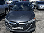 превью Honda Stream фото 2