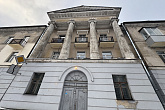 превью Административное здание площадью 702 м² фото 1